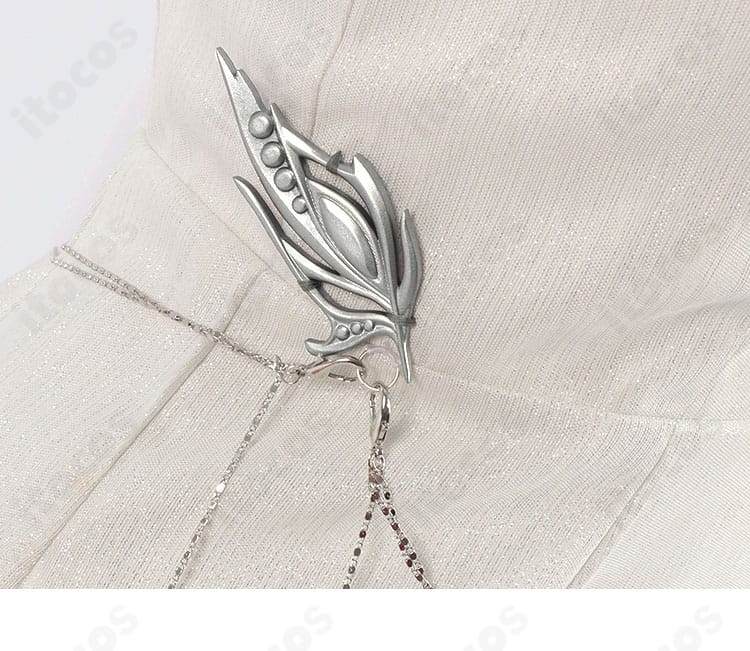 流れる雲 コスプレ衣装の腰飾りディテール。パーツの形状と取り付け位置を明確に示す