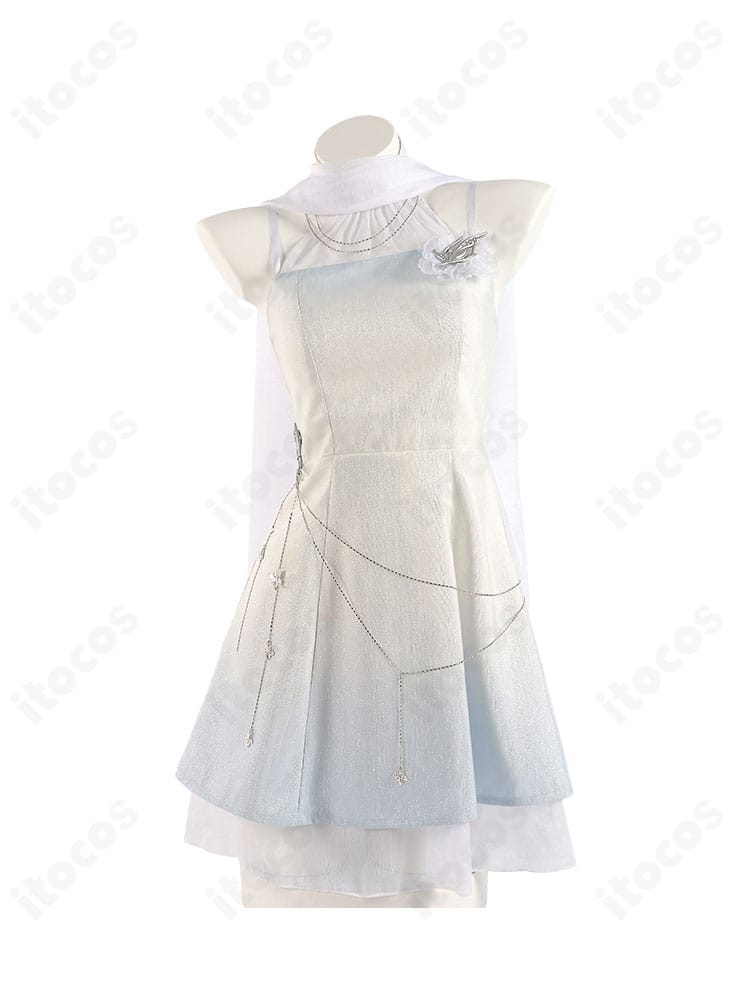 恋と深空 流れる雲 コスプレ衣装の正面全体像。ワンピースのシルエットと胸元装飾を確認できる