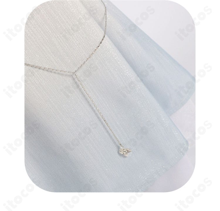 流れる雲 コスプレ衣装のスカート装飾ディテール。裾の広がりと装飾の配置が分かる