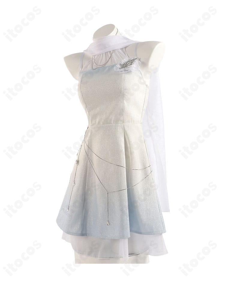 恋と深空 流れる雲 コスプレ衣装の左側面。スカートの広がりとネックレスの見え方を確認可能