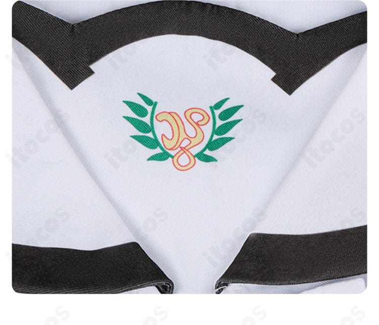 襟の柄装飾をクローズアップ。可愛らしい印象を与える柄配置と縫い目の整いを表現。