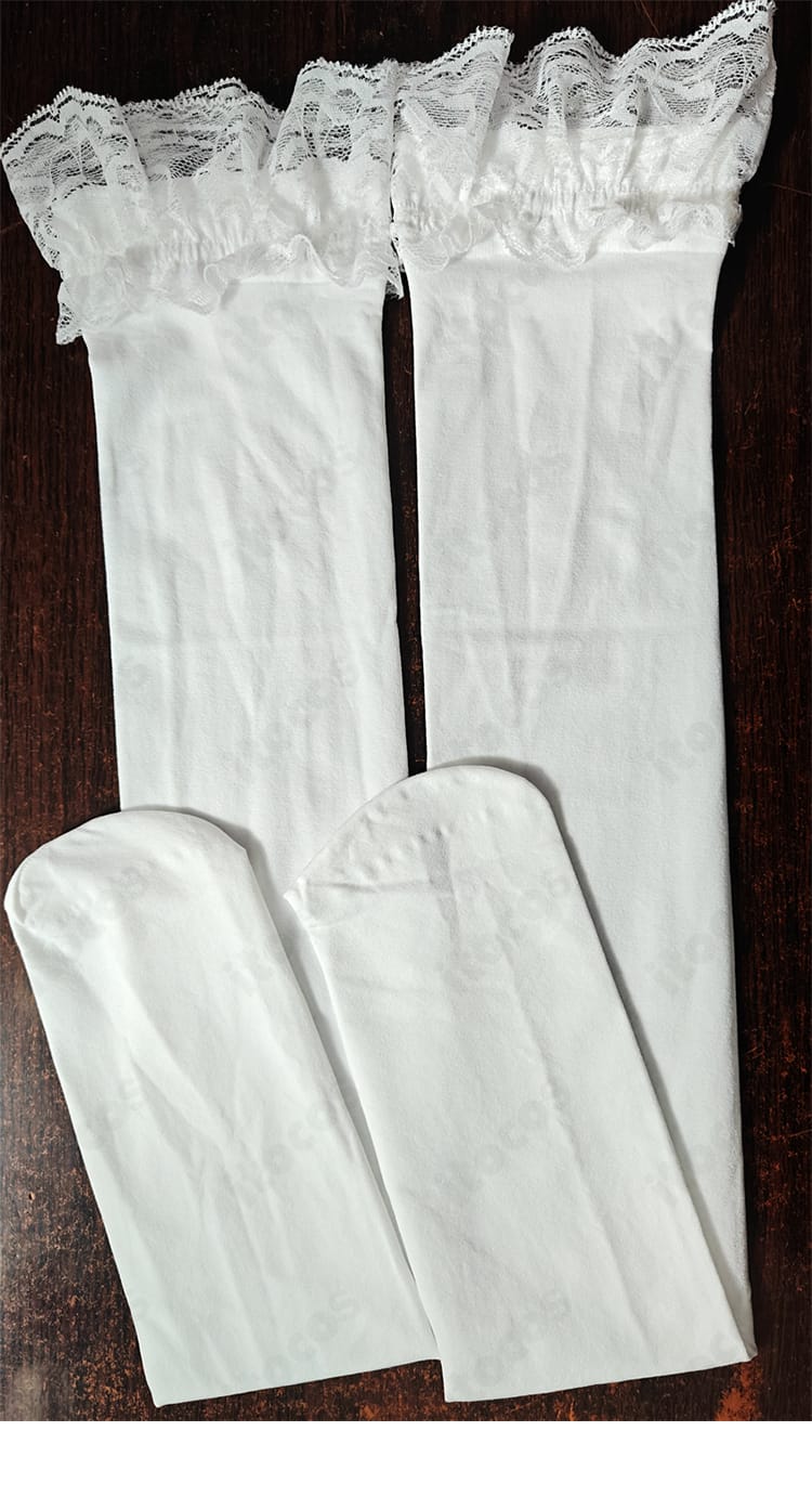 南ことり さくらプリン♪コスプレ衣装の足元ディテール。レッグウォーマーの装飾と色合わせを捉えた画像。