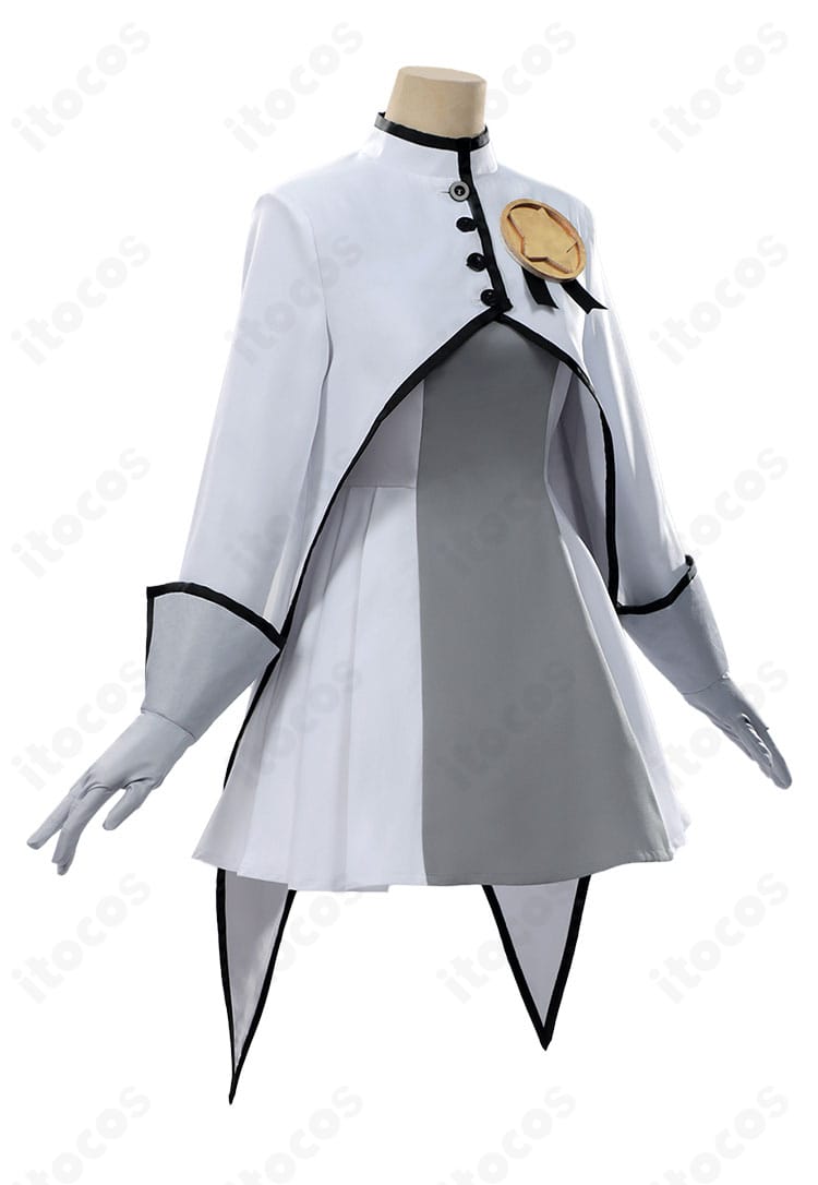 右側面画像。スカートのフレアと袖口装飾、コートの立体的な切り替えが分かるディテール。