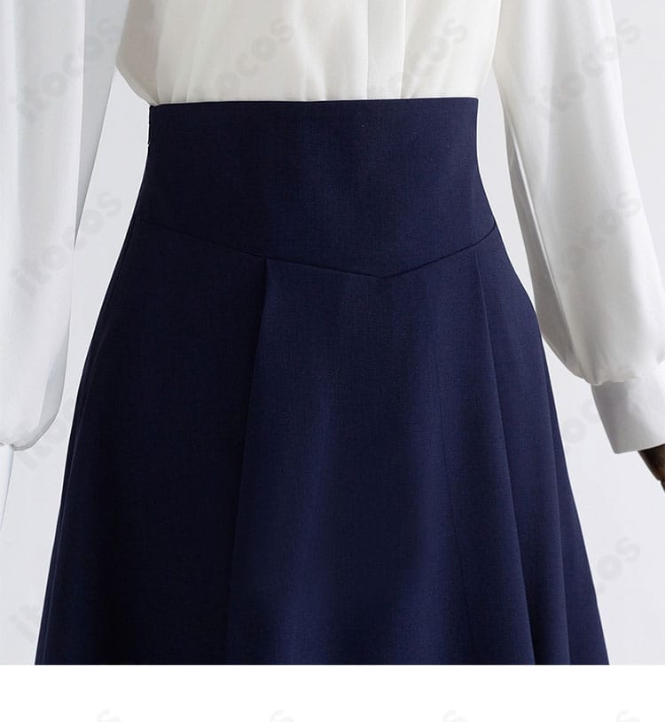 セイバー私服コスの背面装飾アップ。ヨーク周りの縫製と背面のシルエットを確認できる画像。