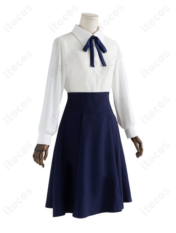 セイバー私服コスの側面ディテール。スカートのポケット位置とライン、横姿のバランスがわかる画像。