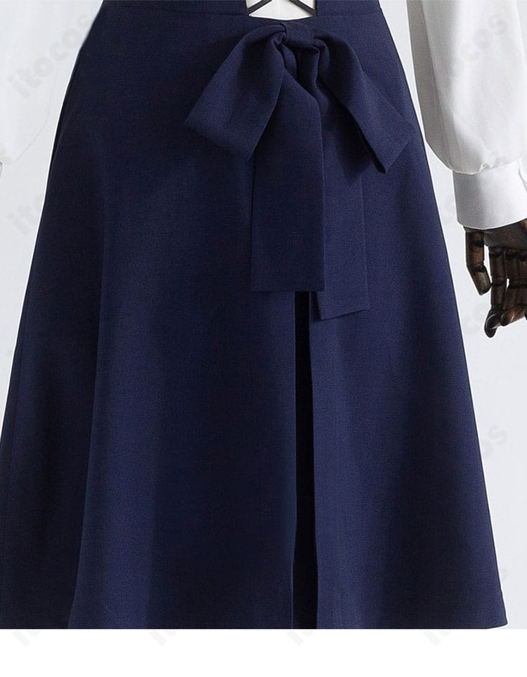 セイバー私服コスのスカート後ろディテール。ギャザー分量と裾の仕上げ、動きによるドレープ感。