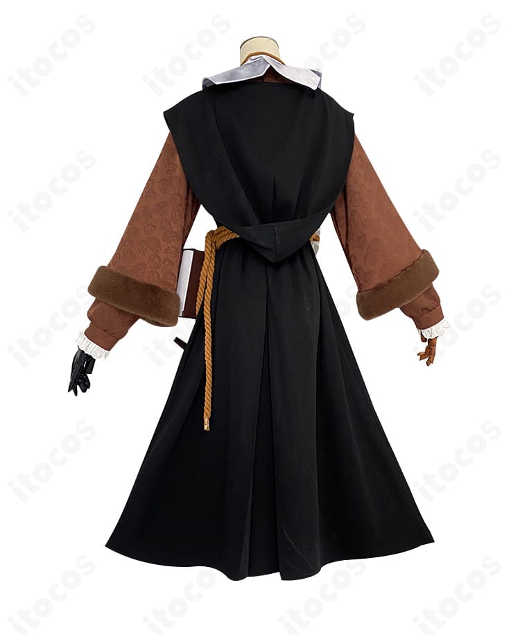 衣装後ろ姿の全体シルエットと裾ライン