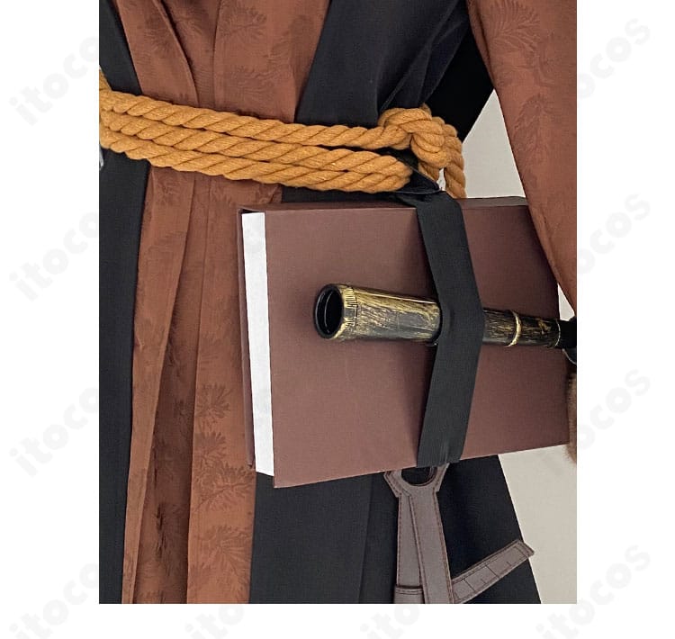 ウエスト周りの装飾パーツと留め具の詳細