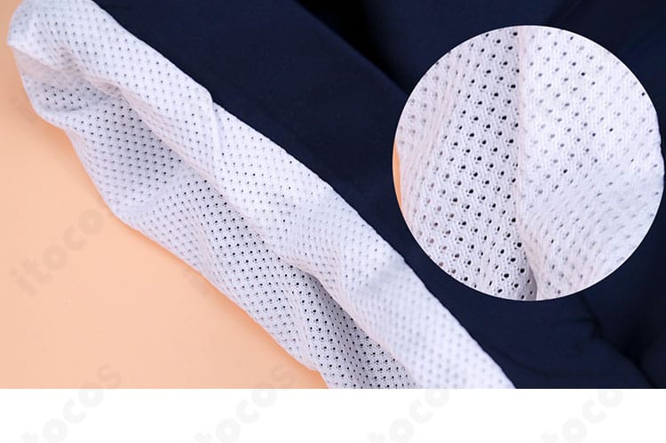 衣装に施されたメッシュ風ディテール。通気性と意匠性を両立するパーツをクローズアップ。