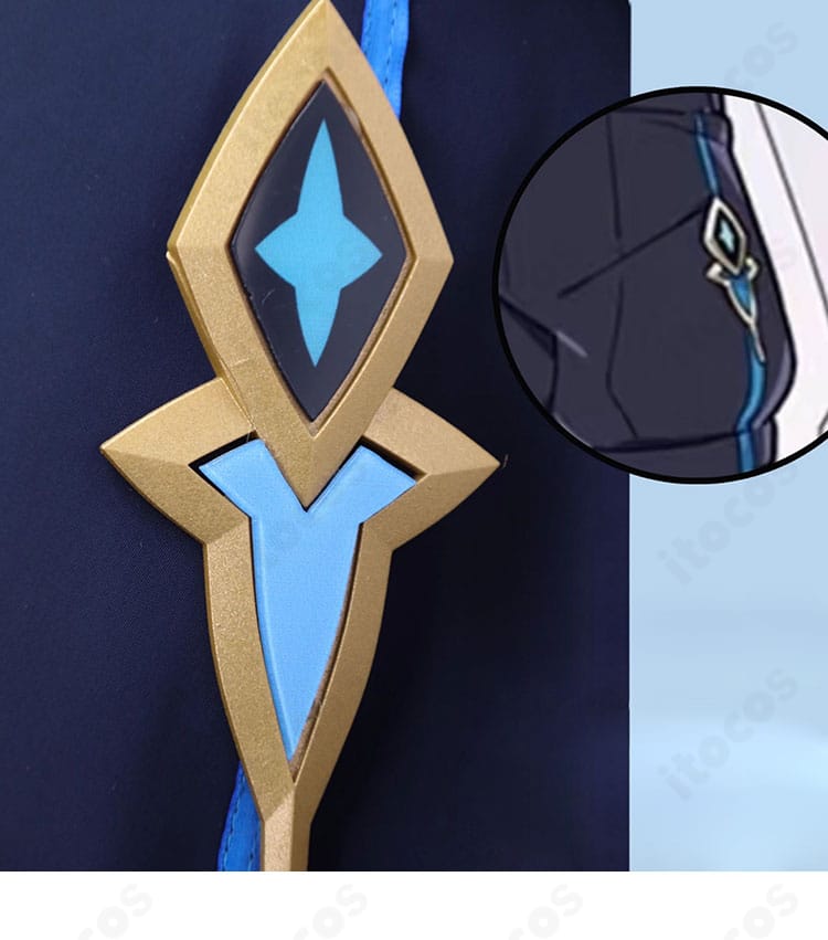 腰まわりのコルセットベルトと装飾の近接写真。固定方法と質感が見える。