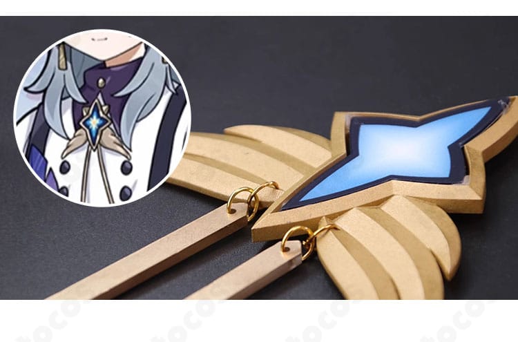 首元の装飾ディテール。ネック周りの意匠と留め具の構造がわかるアップ。