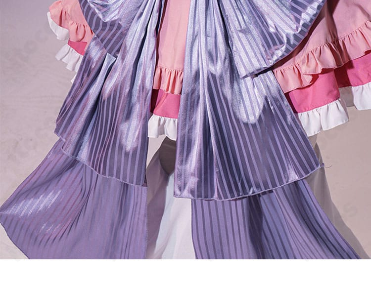 スカート裾まわりの装飾と縫製ディテール