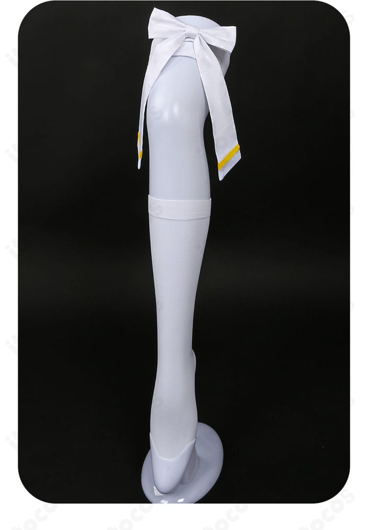 三俣チョコ 魔法衣装コスプレ｜足元コーデの蝶モチーフ飾りのディテールアップ