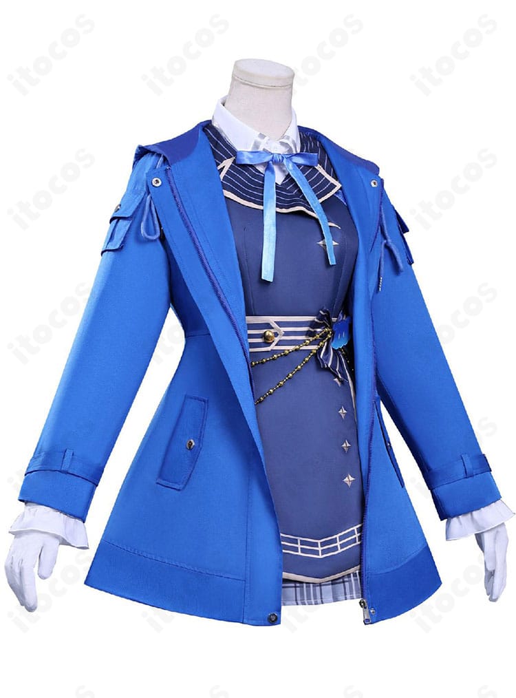 雨海ルカ コスプレ衣装の右側ディテール。袖や腰飾り、チェーンの配置がわかる近接写真