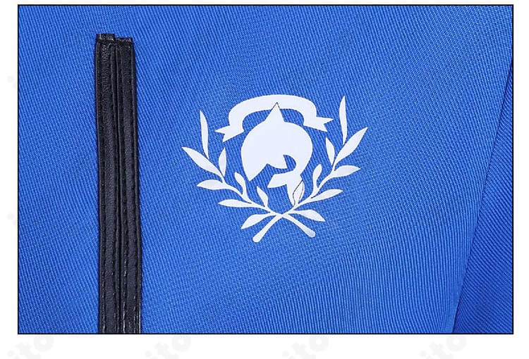 雨海ルカ コスプレ衣装の模様と装飾ディテール。コートの切り替えと装飾の造形を確認できる