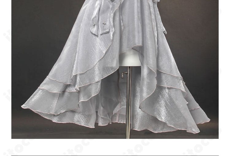 シンデレラ〈ガラスのプリンセス〉コスプレ衣装のスカート装飾ディテールアップ。裾の意匠とボリューム感を強調した画像