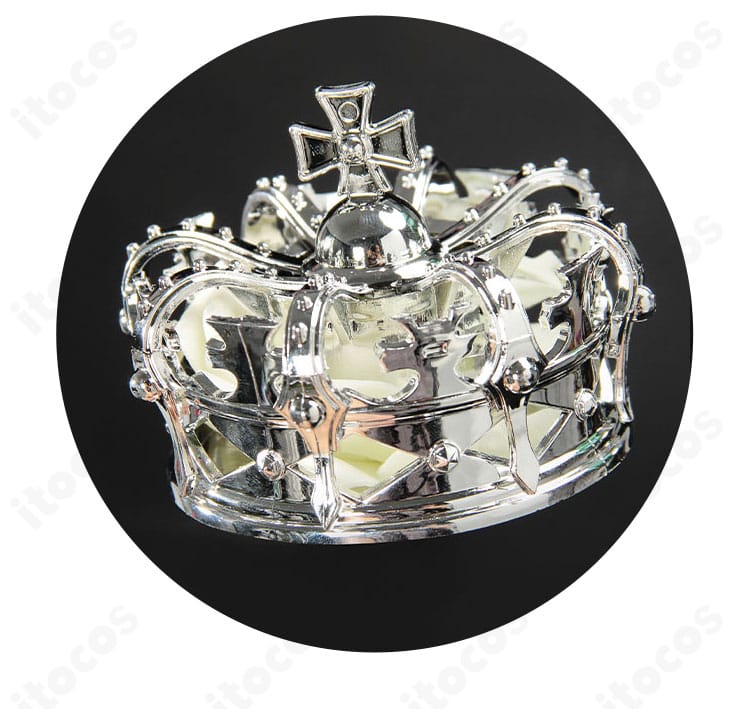 シンデレラ〈ガラスのプリンセス〉コスプレ衣装の髪飾りクラウン装飾アップ。煌めきと造形の細部が見えるディテール写真