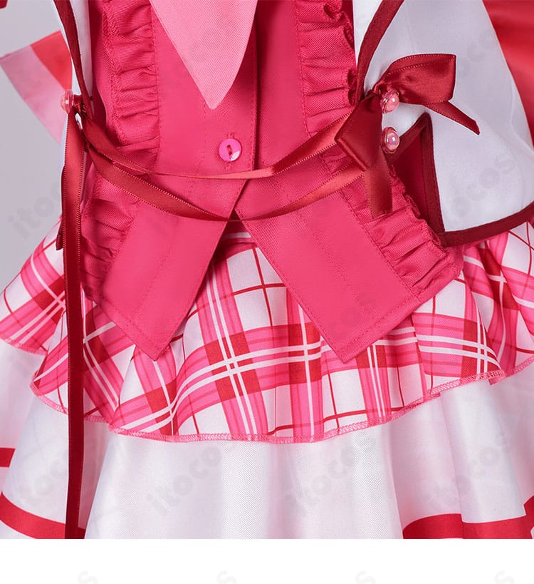 腰まわりの蝶結び装飾ディテール。背面・腰リボンのサイズ感と華やかなアクセントを示すクローズアップ。