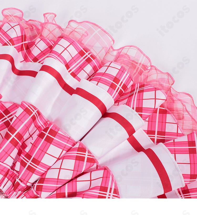 スカート裾レース装飾の近接画像。上品なレースの柄と縫製の丁寧さが分かるディテール。