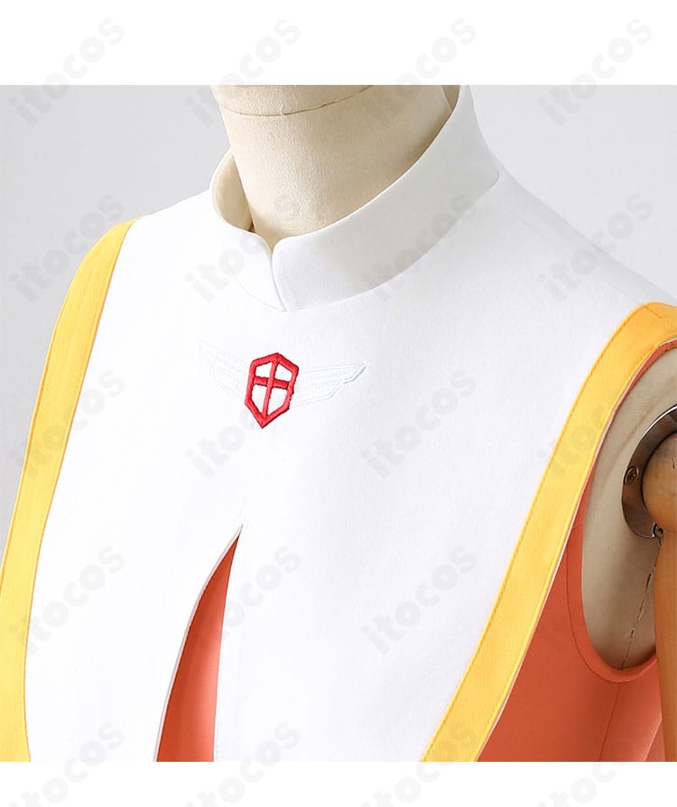 チア衣装のロゴ・図案部分アップ。配色とエンブレムの再現度、プリント/刺繍の質感を詳細に表示。