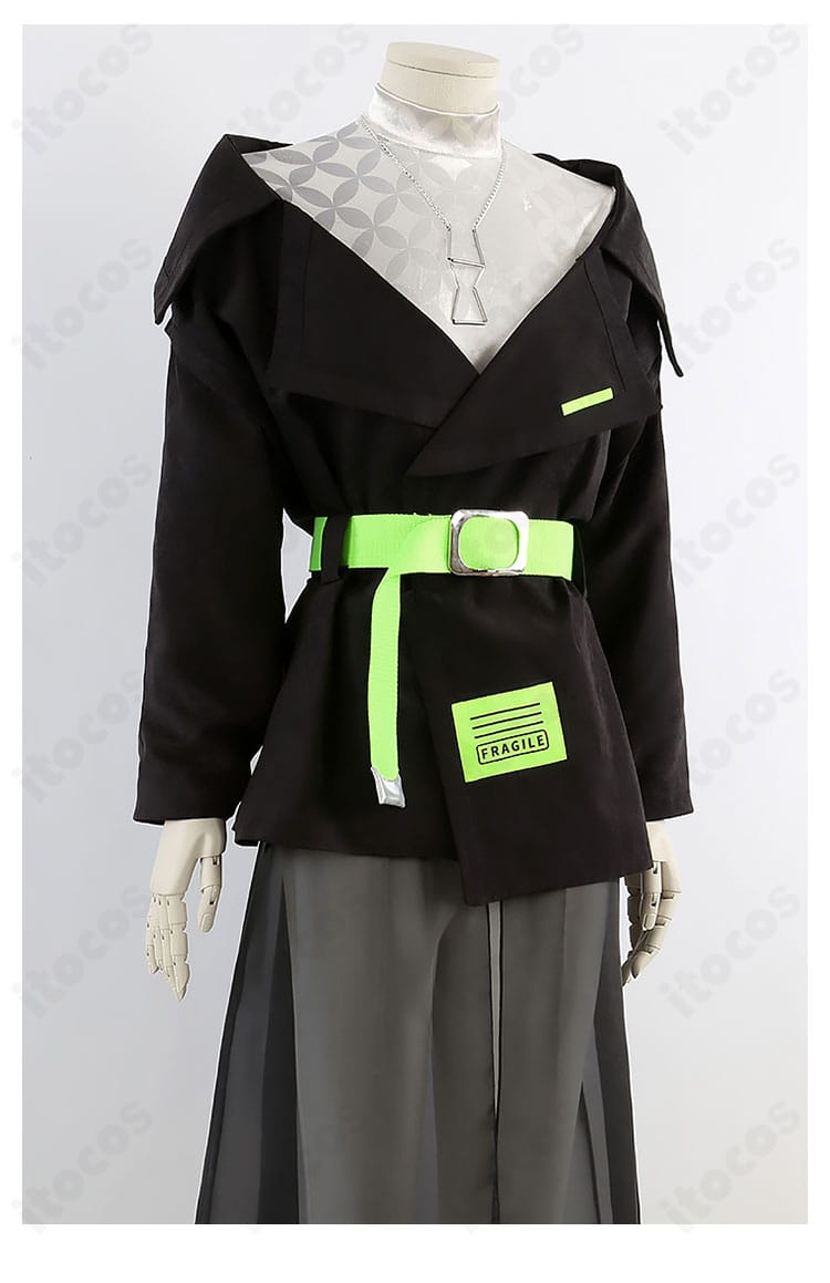 礼瀬マヨイ・風早巽 フラジールver. 襟元ディテール｜ネックラインの切り替え配色とネックレスの意匠アップ