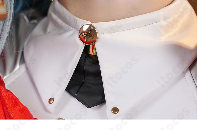 原神 イネファ 女性型ロボット衣装の衣領とボタン装飾。精巧な意匠と縁取りの仕上げ。