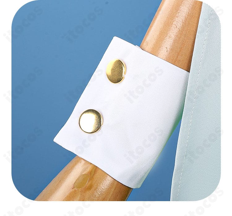 北原キョウカ 魔法衣装コスプレの腕飾りディテール。手首飾りの形状と素材感が分かる近接写真。