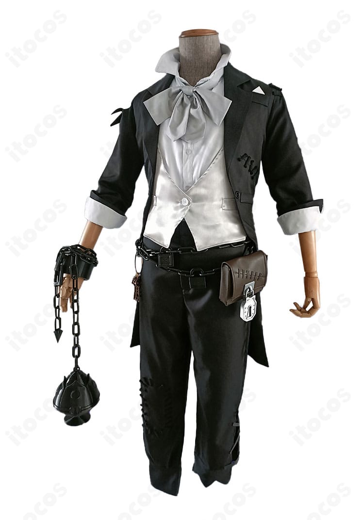 エフロン・ワイズ 初期衣装コスプレの横から見たシルエット。ロングコートの落ち感とラインを強調。