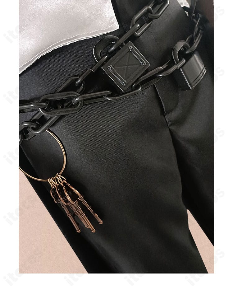 エフロン・ワイズ 初期衣装の鎖アクセサリーの質感と構造を強調したカット。金属風の色味が映える。