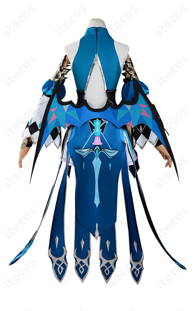 ケリュドラ コスプレ衣装の背面全体図。背中の装飾配置と翼パーツのボリューム感を確認できるアングル。