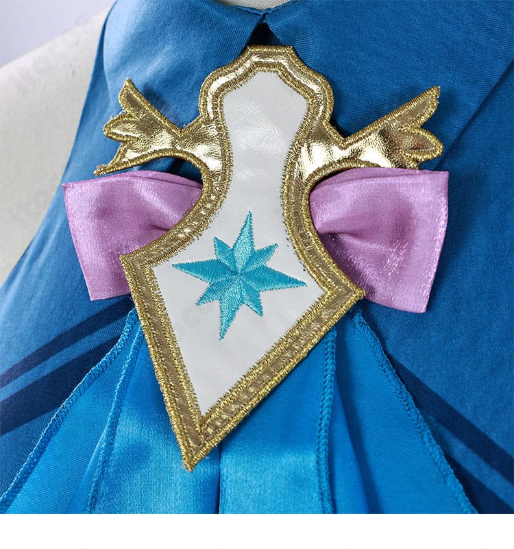 ケリュドラ コスプレ衣装のスカーフ装飾ディテール。刺繍の柄と縁取りの精密さが分かる接写。