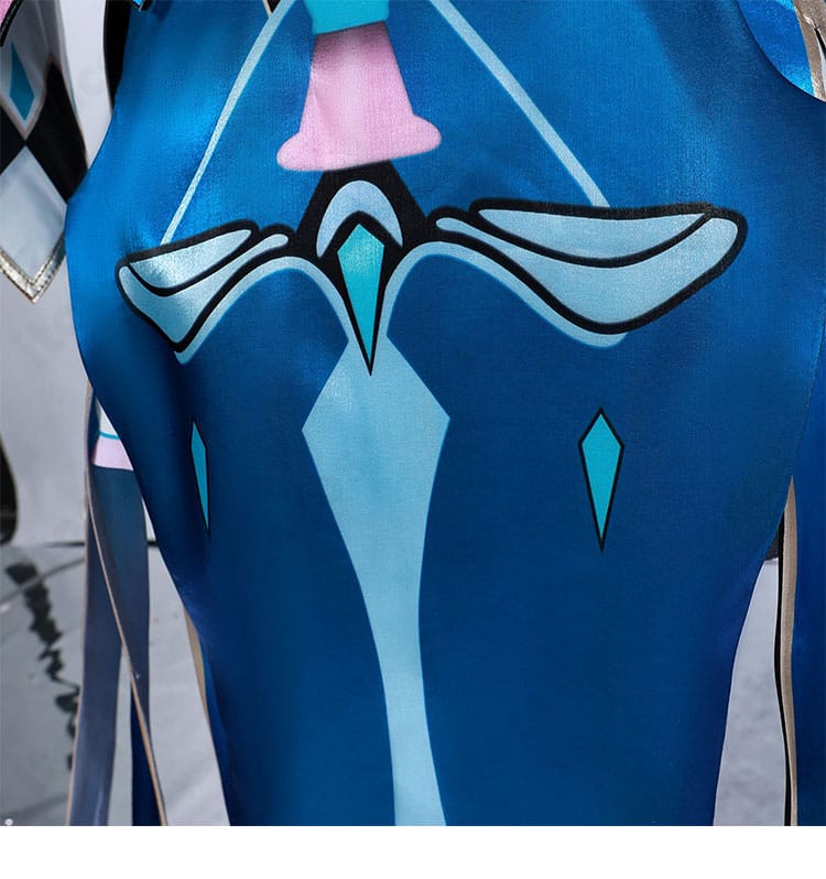 ケリュドラ コスプレ衣装の裾装飾アップ。動きに合わせて表情が出るデザインと縁取りを強調。