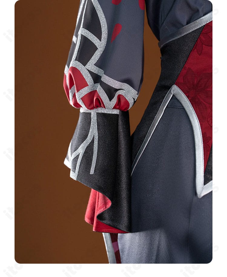 プロセカ 鏡音レン コスプレ衣装の袖ディテール。軽やかな素材感とカフスの形状を再現。