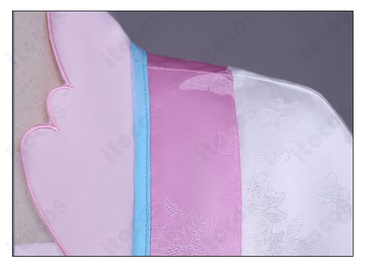 薬屋のひとりごと 里樹妃 后宮衣装コスプレの肩部分アップ。立体裁断でしなやかな肩のラインを表現。