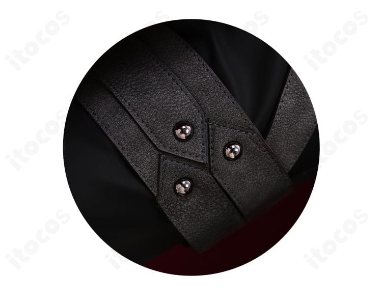 Fate/stay night アーチャー（エミヤ）腰ベルト装飾の近接。金具とステッチの精巧なデザイン