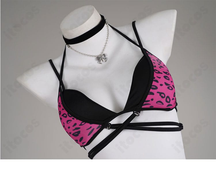 上衣ディテールアップ（ビキニ上部のカッティングと素材感）