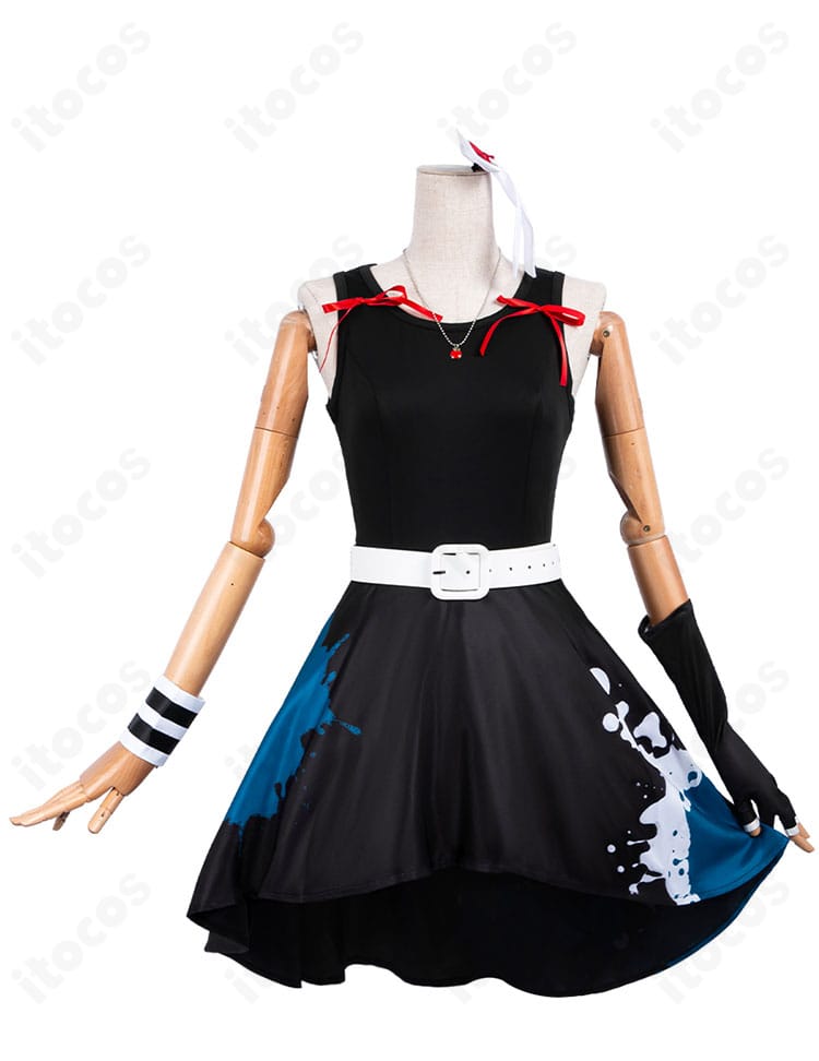 安和すばる×ハローキティ コスプレ衣装の正面全体。ワンピースと小物の配色バランスが分かる高精細画像。