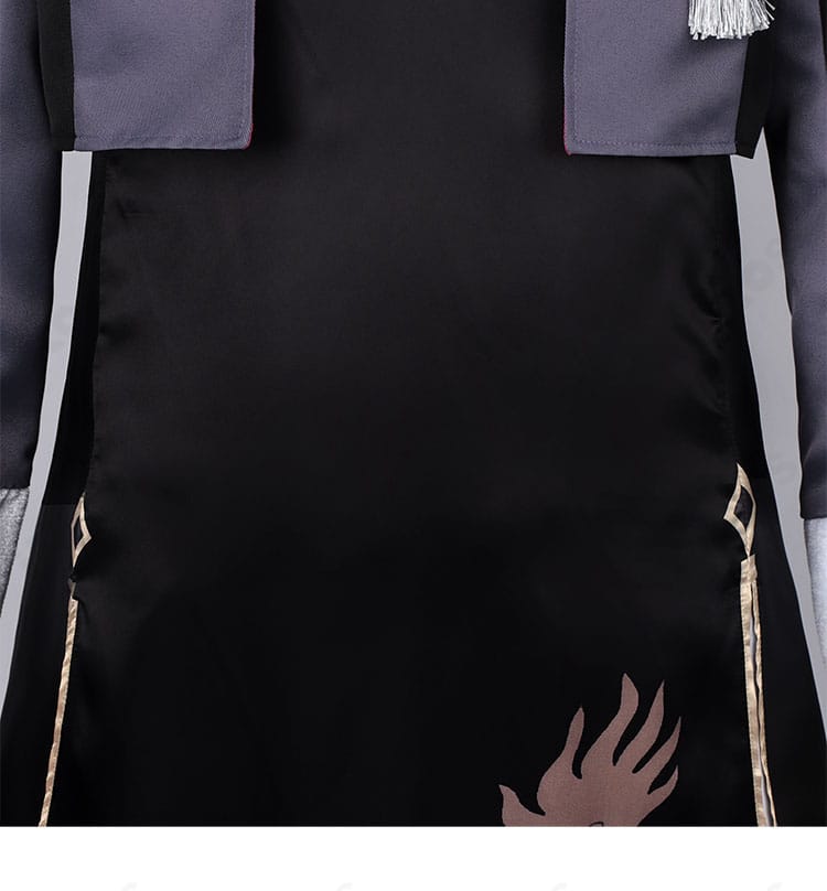 衣裾装飾のディテール。縁取りのコントラストが際立ち、動作時に映える優美なデザイン。