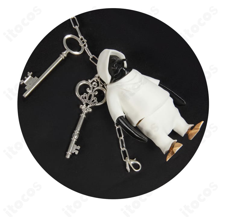 鍵モチーフ装飾のクローズアップ。金具の質感と取り付け位置がわかる詳細