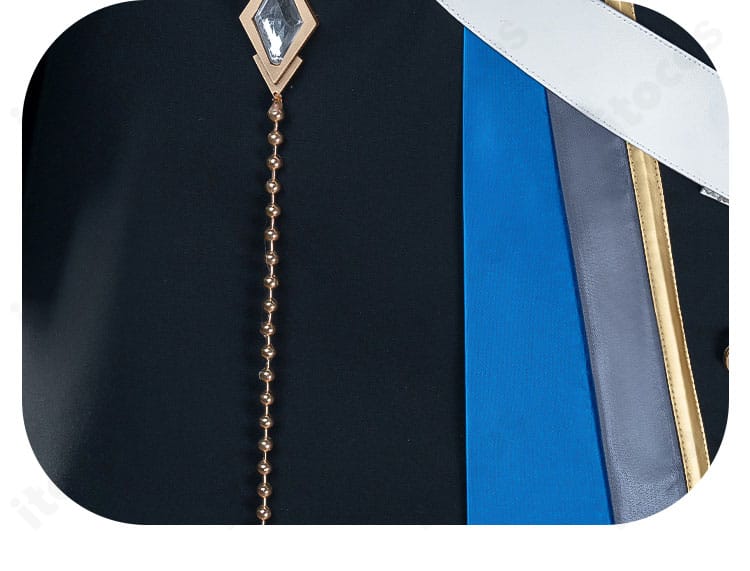 チェーン飾りのクローズアップ。光の反射でアクセントが際立つ仕様