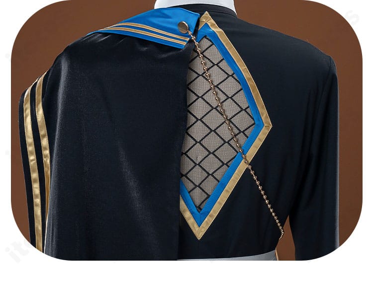 背面マント装飾のディテール。ドレープの表情と装飾金具で豪華な雰囲気を演出