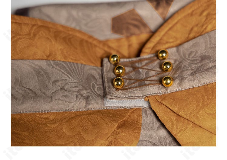 江戸川乱歩 魔術師スカウト衣装のボタン装飾ディテール。クラシカルな雰囲気を演出するパーツ