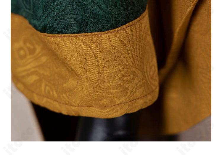 江戸川乱歩 魔術師スカウト衣装の裾装飾ディテール。繊細な縫製でラインを美しく表現