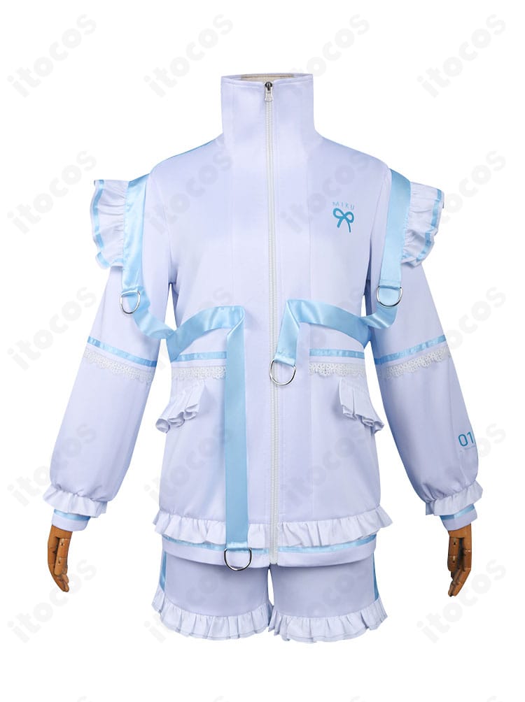 初音ミク ドンキフェア2025衣装 コート細部。縫製ラインと装飾ディテールのクローズアップ