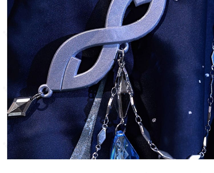 夜蘭 コスプレ衣装のウエスト周り装飾ディテール。腰飾りの質感と配置バランスを確認できる画像