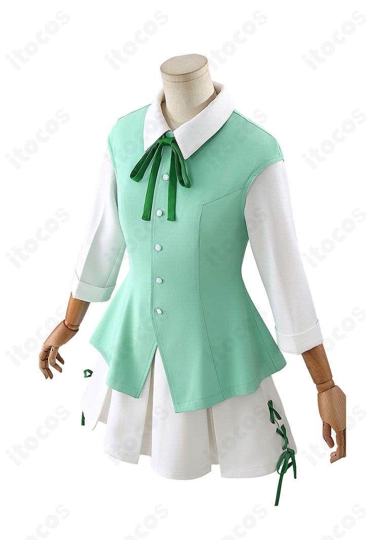 木之本桜 TV版コスプレ衣装の背面デザイン。後ろファスナー仕様と裾の広がりが分かるアングル。