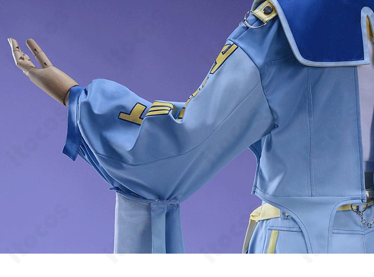 袖口装飾の近接画像。カフ部分の意匠と縁取りを示した鏡音レン マジカルミライ2025 コスチューム