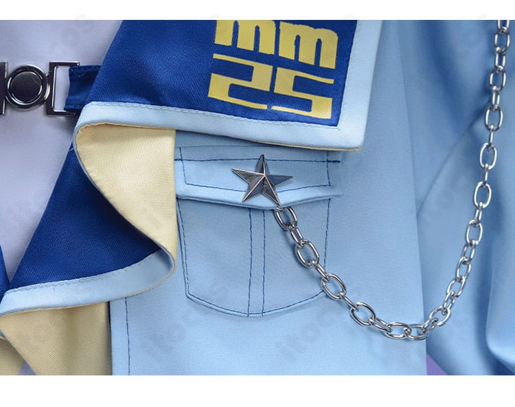 胸飾りディテールのクローズアップ。立体装飾と留め具の構成が分かる鏡音レン マジカルミライ2025 衣装パーツ写真