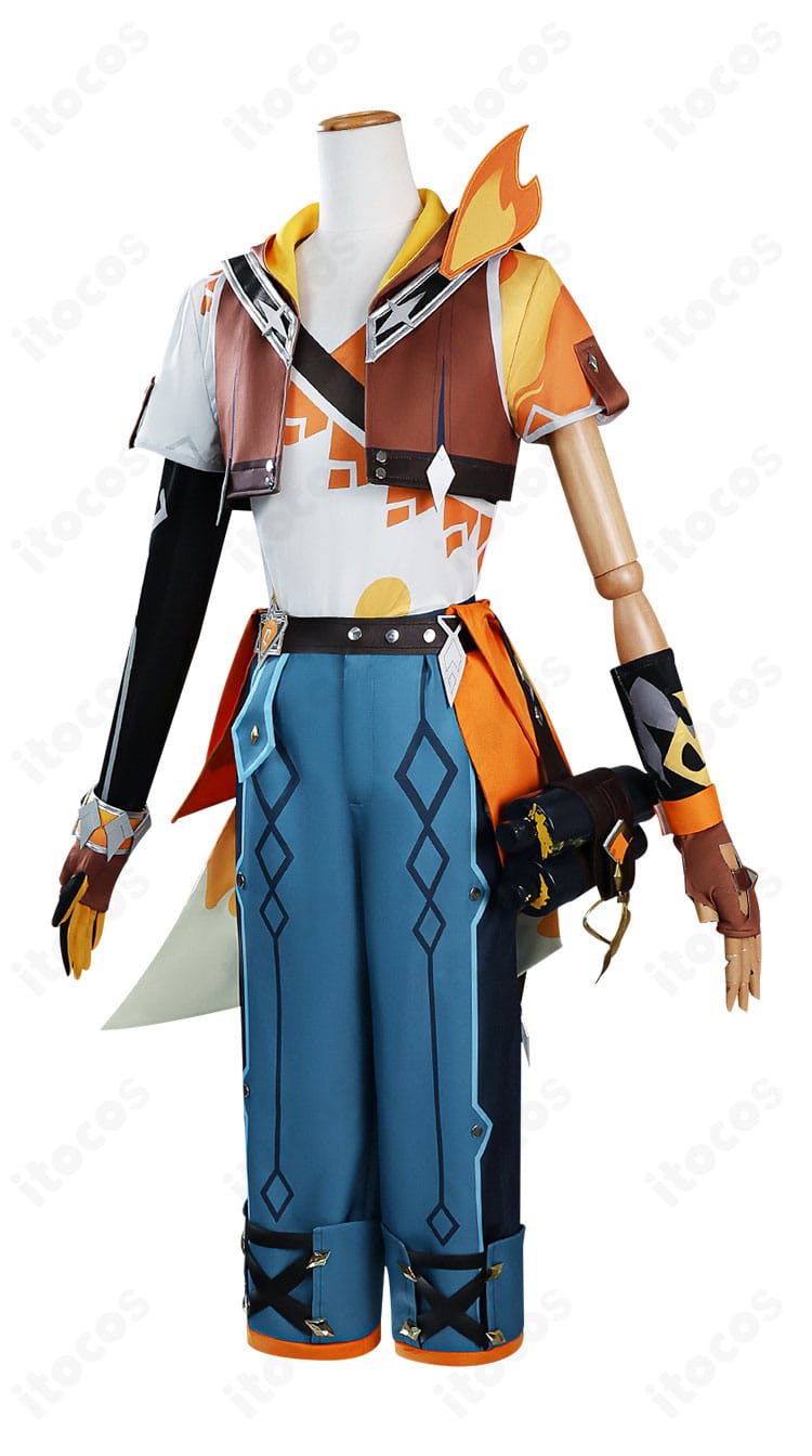 原神 ベネット コスプレ衣装の側面ディテール。「燃えろ！ラクガキ大冒険」版の装飾と縫製を確認できる画像