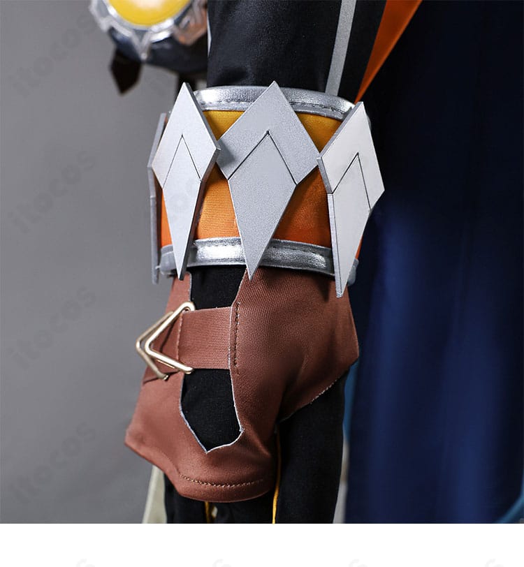 原神 ベネット コスプレ衣装の腕飾りディテール。「燃えろ！ラクガキ大冒険」版の精巧なパーツ表現